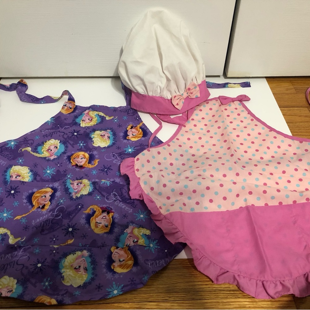 Handmade frozen Anna Elsa apron & Pink Kids' Apron & hat Set cooking baking fun